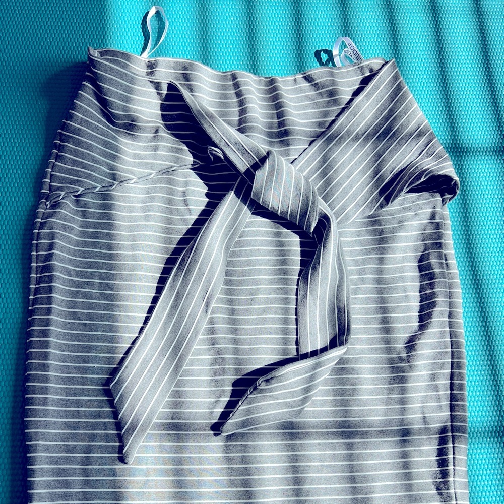 High waisted midi skirt. New